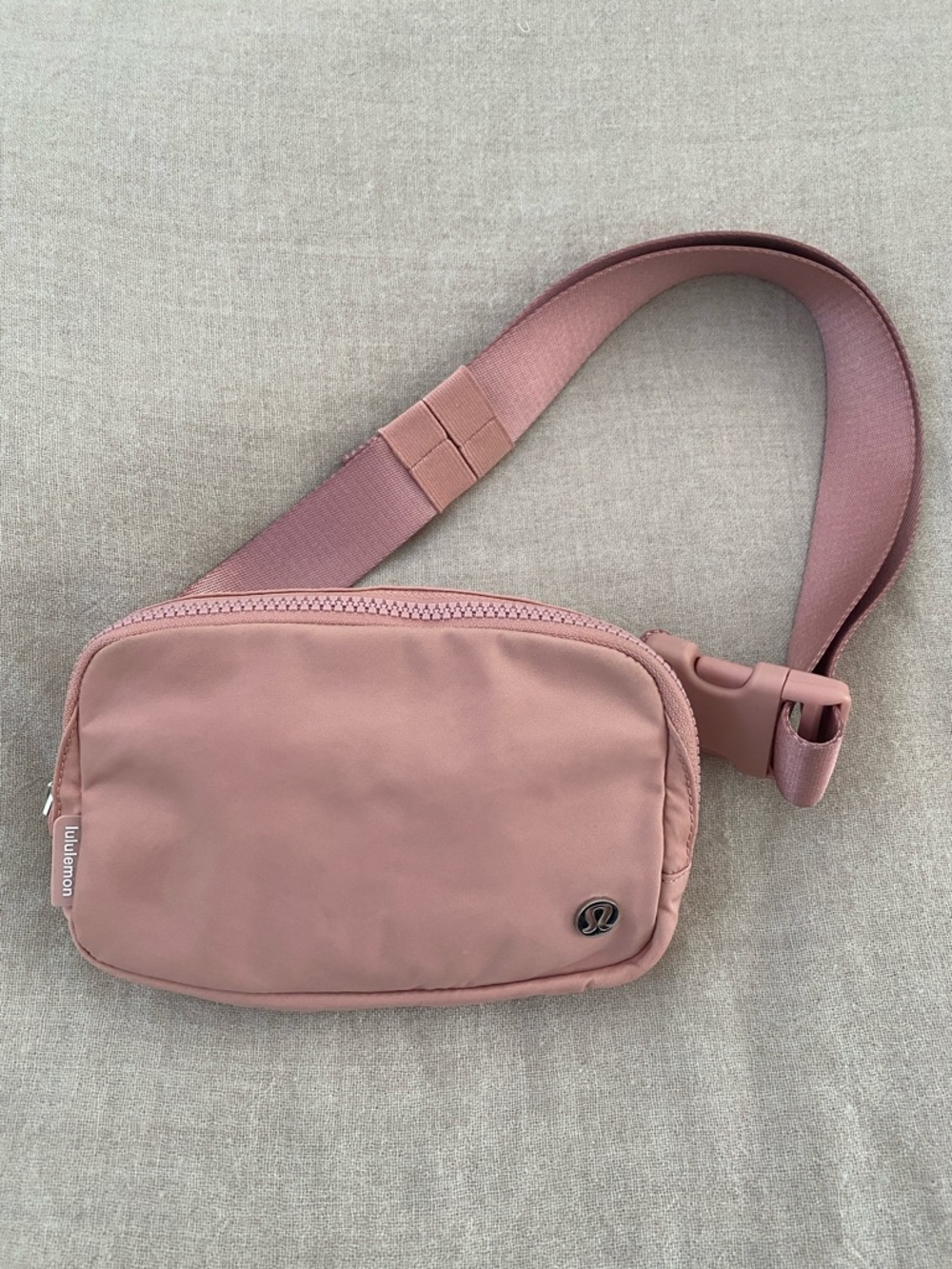 Lululemon Everywhere Belt Bag 1L - Pink Pastel